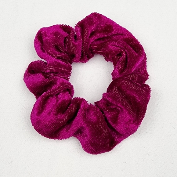 4 FOR $16 🔥 Pink  Velvet Scrunchie hair tie - Picture 5 of 5